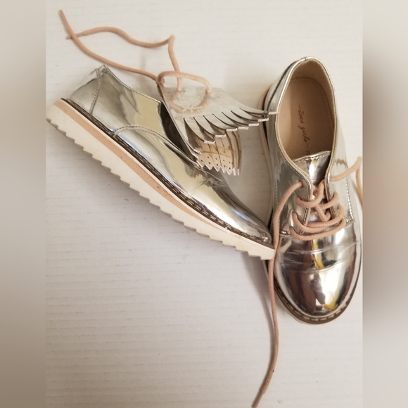 Zara girls silver mirror shoes - Picture 3 of 6